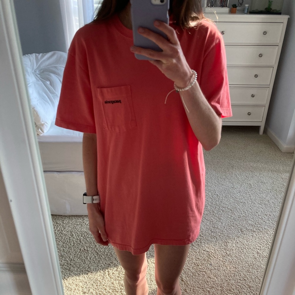 oversized coral patagonia pocket tee!!!